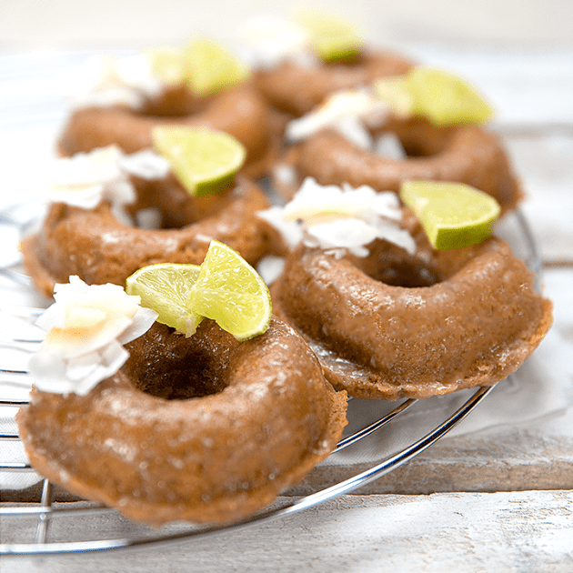 Donuts mit karamellisierten Limetten als Topping